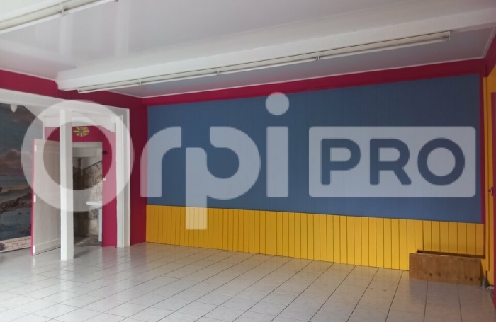 A LOUER - Local Professionnel ou Commercial - Basse Terre