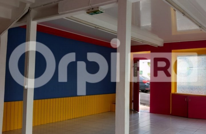 A LOUER - Local Professionnel ou Commercial - Basse Terre