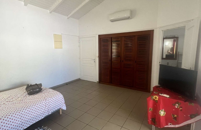 Studio de 31 m2 en &eacute;tage dans r&eacute;sidence tr&egrave;s pris&eacute;e