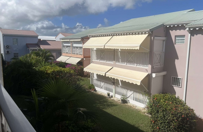 Studio de 31 m2 en &eacute;tage dans r&eacute;sidence tr&egrave;s pris&eacute;e