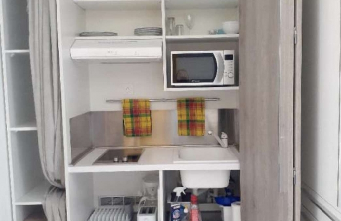 Saint-Fran&ccedil;ois : appartement dernier &eacute;tage balcon en vente