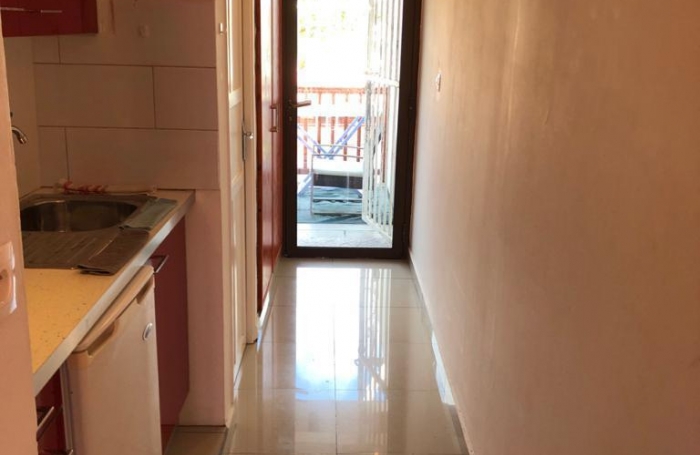 À vendre : Charmant studio idéalement situé à Saint-François (97118), en plein cœur de la Guadeloupe.