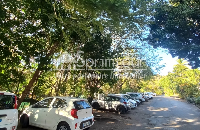 BOUILLANTE - Terrain de 2608 m2 - Bord de mer, plage &agrave; pied