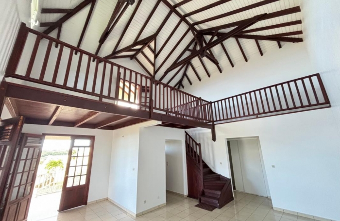 Vente Maison 123.66m&sup2; 4 pi&#232;ces Saint Claude