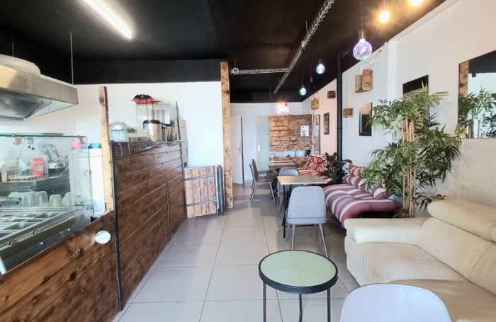 Vente Local commercial 80m&sup2; 3 pi&#232;ces Saint François