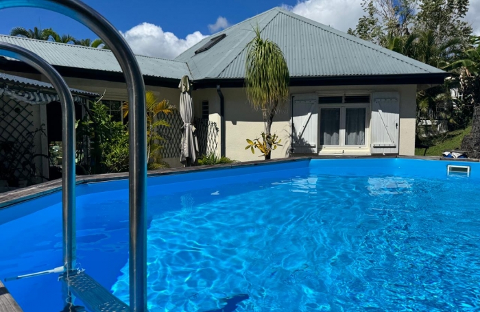 GOURBEYRE - VILLA EXCEPTIONNELLE VUE MER + PISCINE