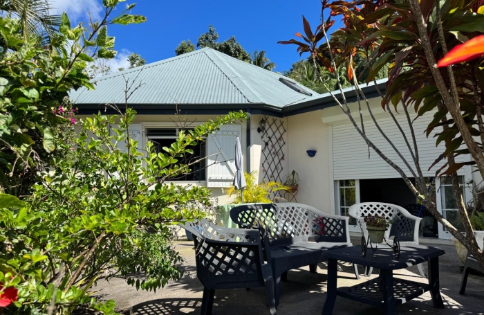 GOURBEYRE - VILLA EXCEPTIONNELLE VUE MER + PISCINE