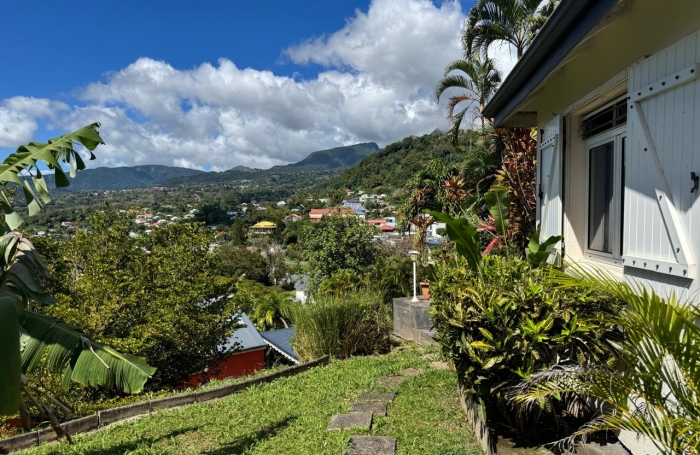 GOURBEYRE - VILLA EXCEPTIONNELLE VUE MER + PISCINE