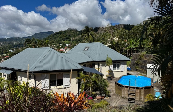 GOURBEYRE - VILLA EXCEPTIONNELLE VUE MER + PISCINE