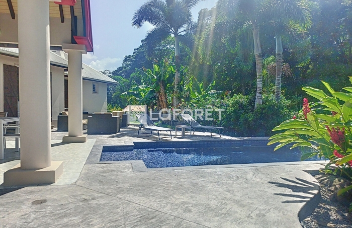 Vente Maison 232m&sup2; 9 pi&egrave;ces Lamentin