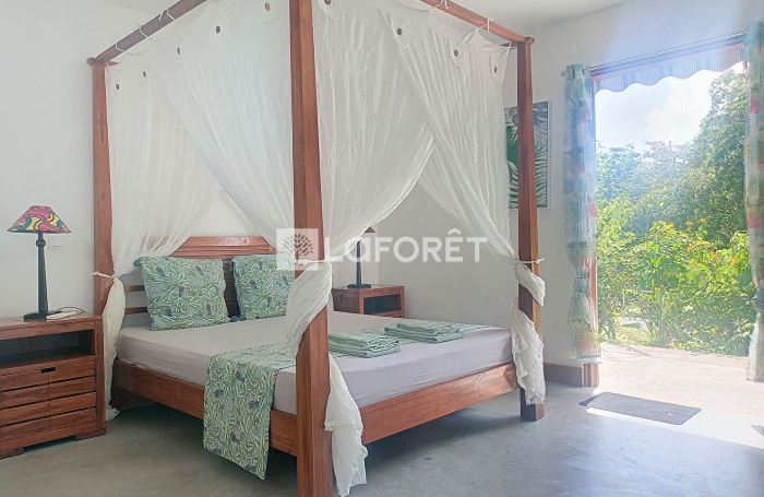 Vente Maison 232m&sup2; 9 pi&egrave;ces Lamentin