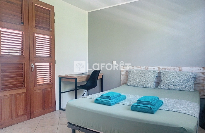 Vente Maison 232m&sup2; 9 pi&egrave;ces Lamentin