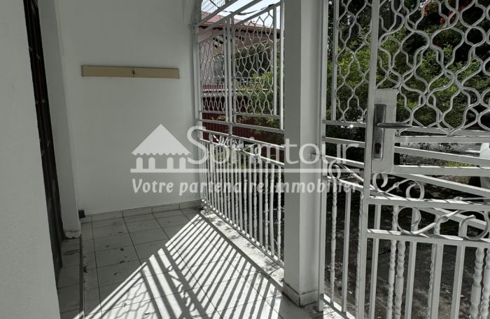 BOUILLANTE - MAISON T4 de 66 m2, bourg