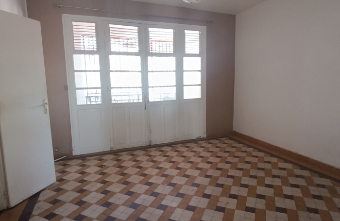 Immeuble centre ville basse terre