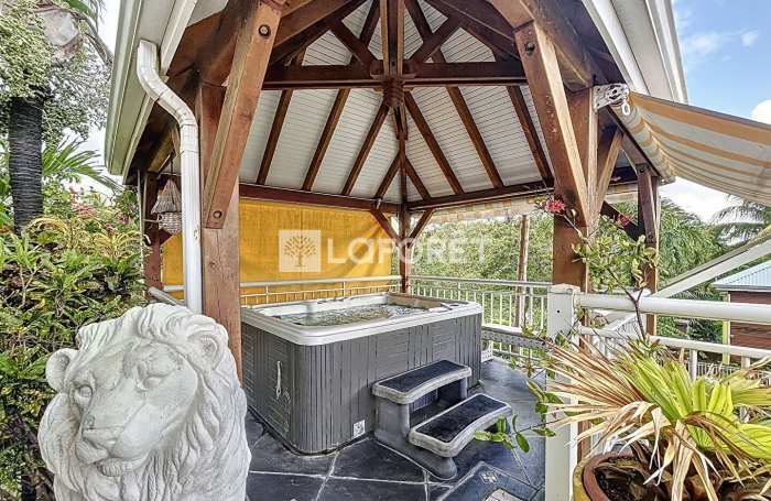 Vente Maison 272.69m&sup2; 15 pi&egrave;ces Le Moule