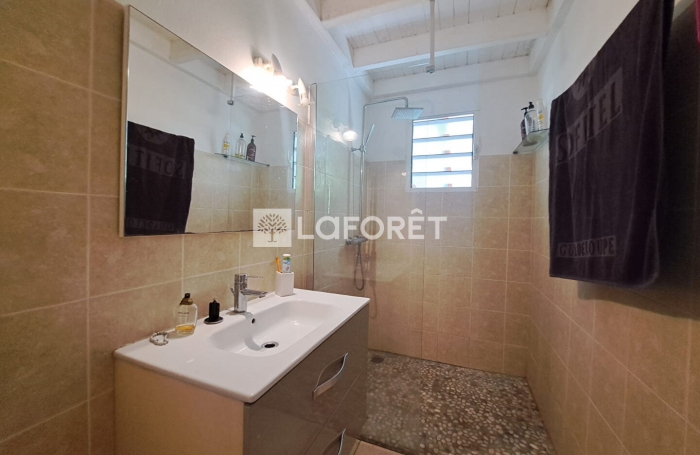 Vente Maison 110m&sup2; 5 pi&egrave;ces Gosier