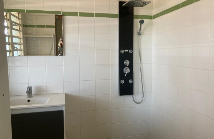 À VENDRE   Maison T4 de plain-pied avec studio indépendant   Saint-Claude