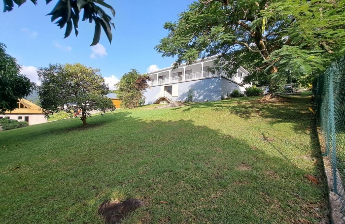 Vente Maison 225m&sup2; 7 pièces Bouillante