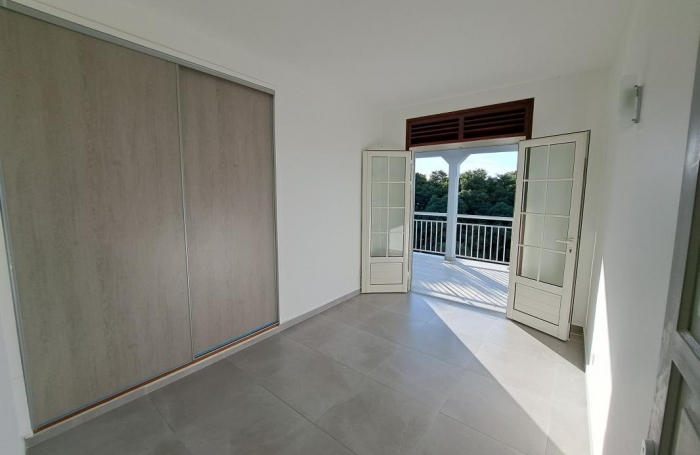 Vente Maison 225m&sup2; 7 pièces Bouillante