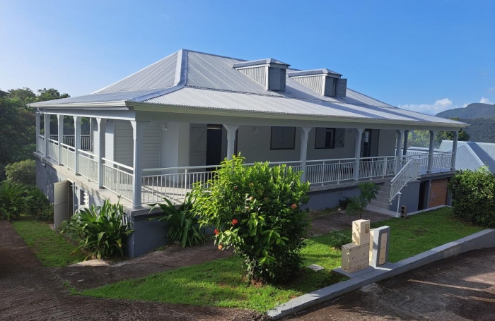 Vente Maison 225m&sup2; 7 pièces Bouillante