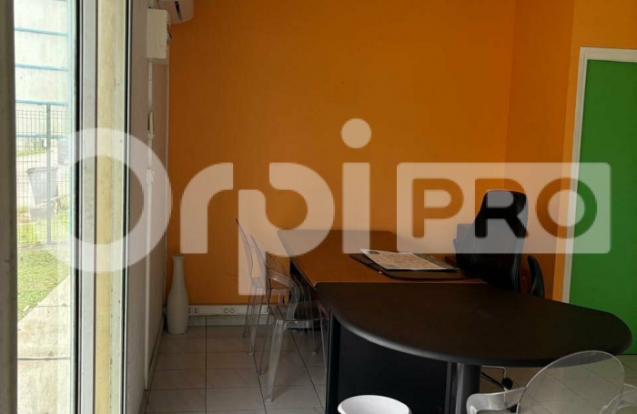 Avec Orpi Boutarel louez votre bureau équipé