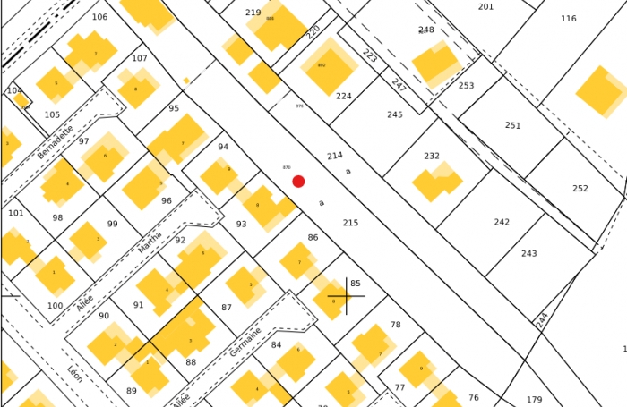 À vendre   Terrain constructible de 2999 m2 à Basse-Terre