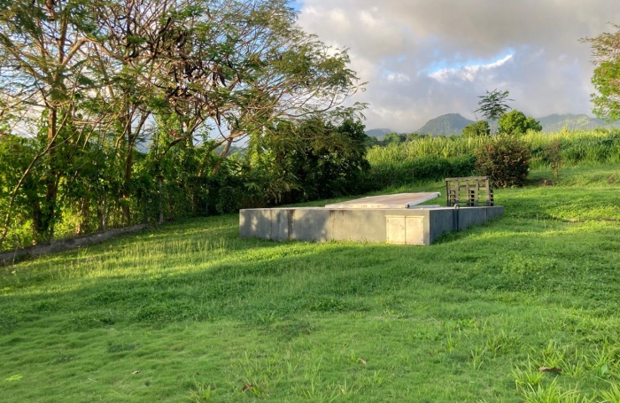 SAINT-CLAUDE -À louer   Local professionnel lumineux de 60 m2 en rez-de-jardin