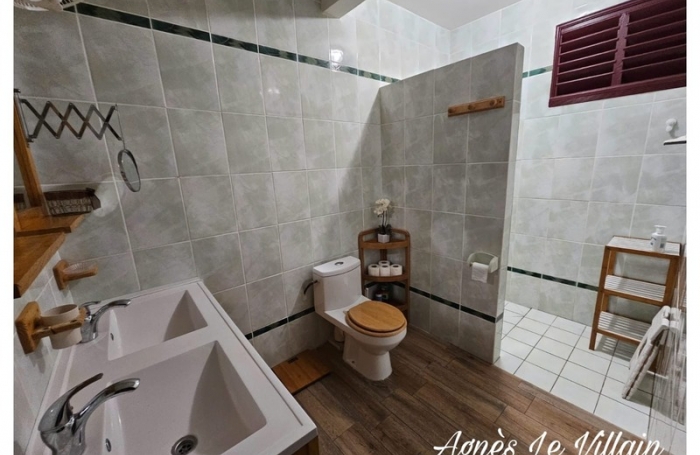 Vente Maison 234m&sup2; 12 pièces Bouillante