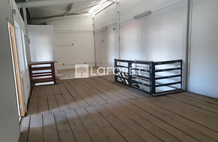 Location Local commercial 247m² Baillif
