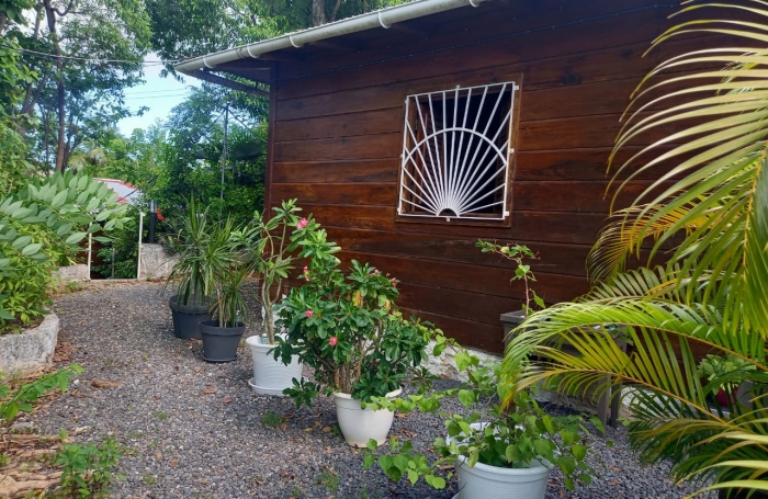 Bungallow indépendant F1 meublé à l'entrée du Gosier
