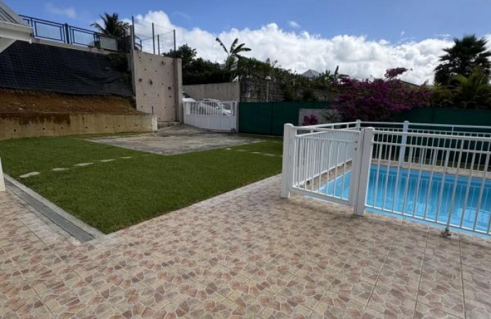 Location Maison 160m&sup2; 5 pi&#232;ces Petit-Bourg