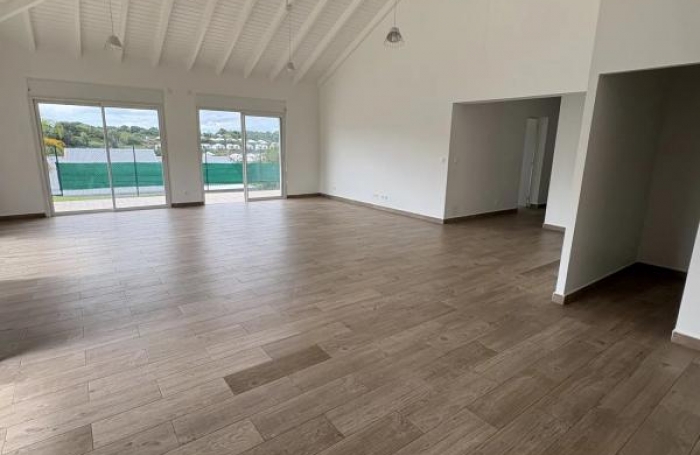 Location Maison 160m&sup2; 5 pi&#232;ces Petit-Bourg