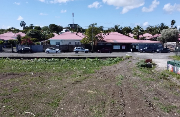 BEAU TERRAIN PLAT  SECTEUR DUBEDOU