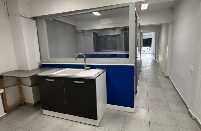 Local professionnelle de 87 m2 à Pointe-à-Pitre en zone franche