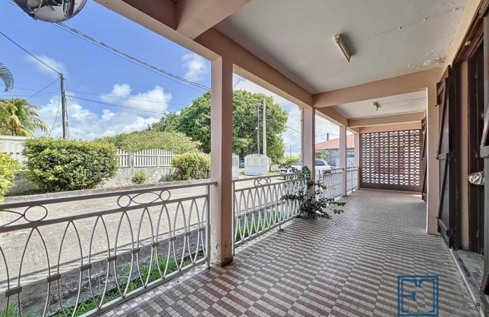 Vente Maison 138m&sup2; 8 pi&#232;ces Petit-Canal