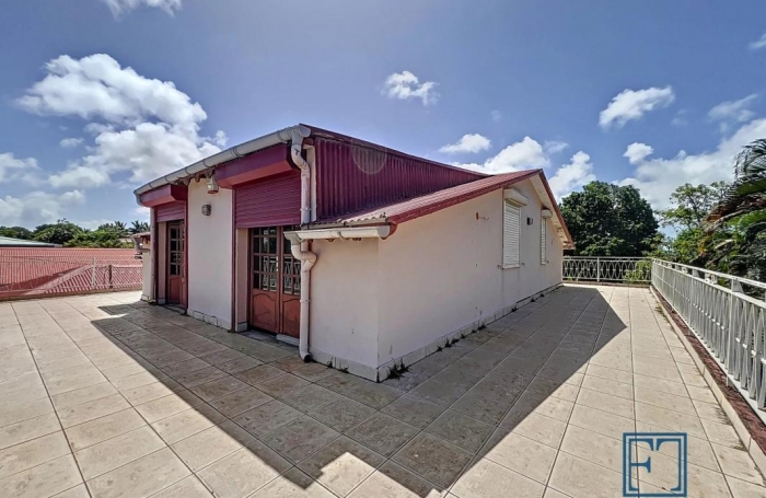 Vente Maison 138m&sup2; 8 pi&#232;ces Petit-Canal