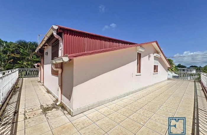 Vente Maison 138m&sup2; 8 pi&#232;ces Petit-Canal