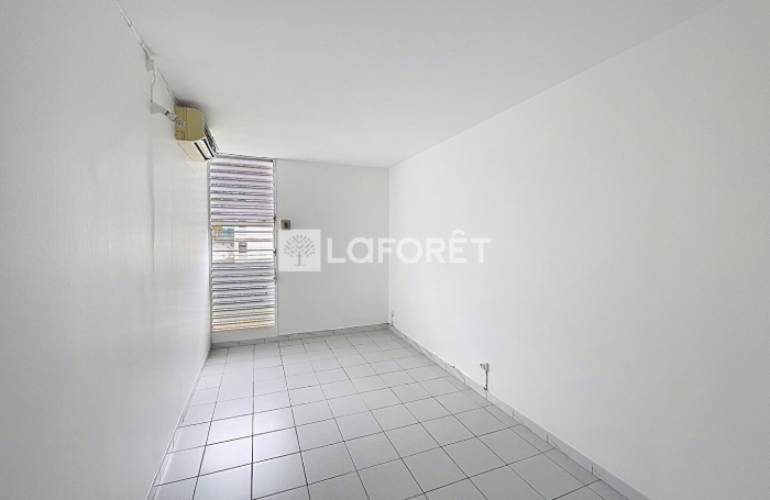 Vente Appartement 59m² 4 pièces Les Abymes