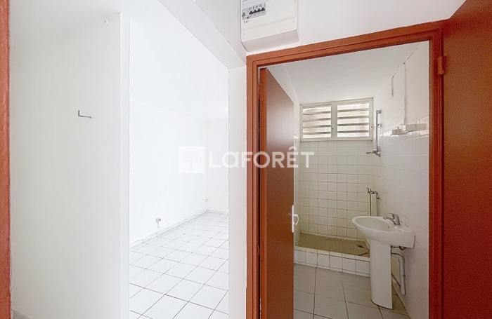 Vente Appartement 59m² 4 pièces Les Abymes