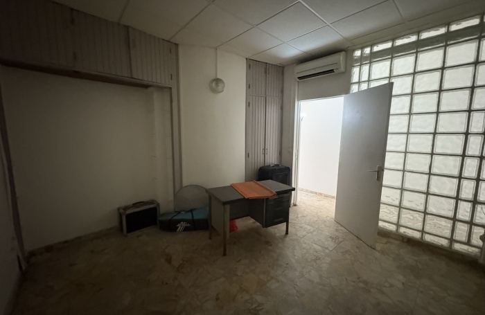 LOCAL COMMERCIAL POINTE A PITRE