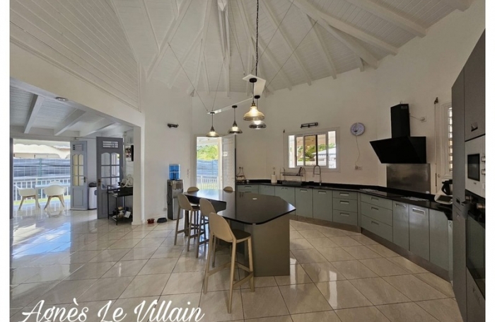 Vente Maison 184m&sup2; 4 pi&#232;ces Pointe-Noire