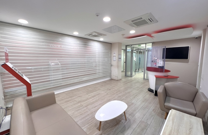 Location Local commercial 97110