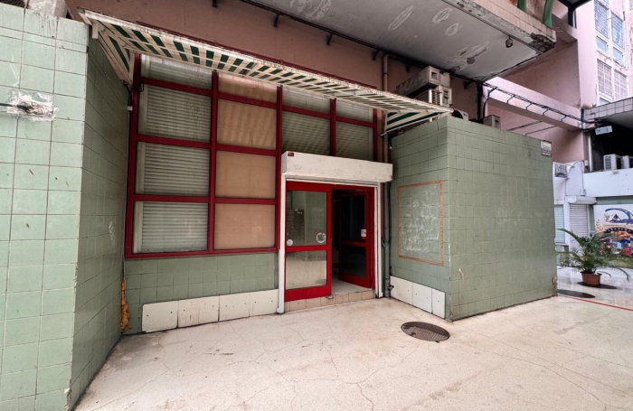 À SAISIR - Local commercial d'environ 71 m2 avec mezzanine - Emplacement stratégique