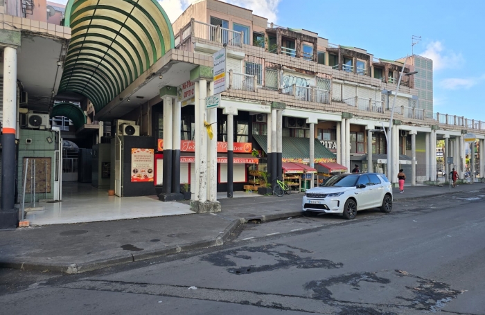 À SAISIR - Local commercial d'environ 71 m2 avec mezzanine - Emplacement stratégique