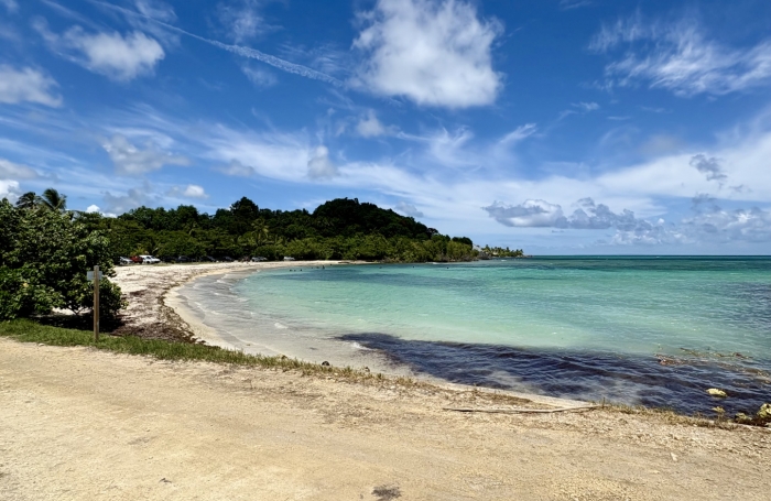APPARTEMENT T1 VUE MER RESIDENCE AVEC PISCINE ET ACCES PLAGE BAS DU FORT