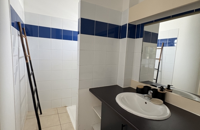 BEL APPARTEMENT T2 RENOVE RESIDENCE AVEC PISCINE PLAISANCE