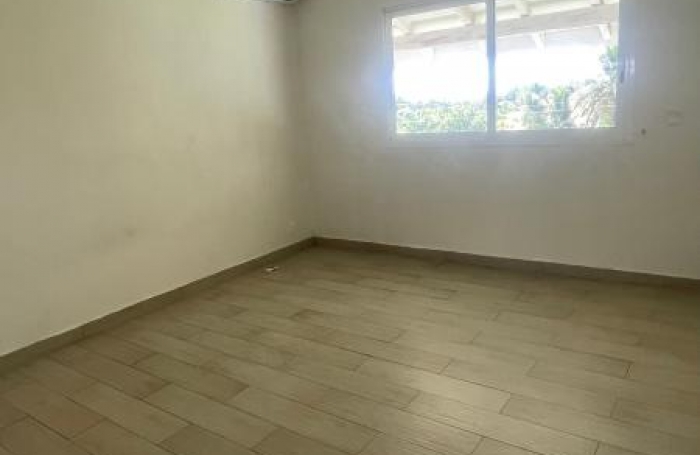 Location Maison 159m&sup2; 6 pi&#232;ces Petit-Bourg