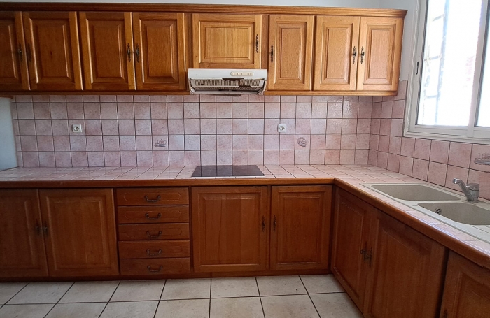 BEL APPARTEMENT T3 DUPLEX IDEALEMENT SITUE AVEC COUR