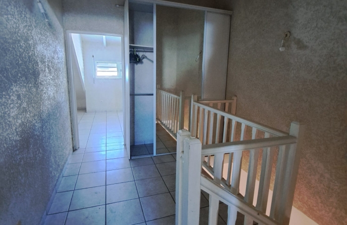 BEL APPARTEMENT T3 DUPLEX IDEALEMENT SITUE AVEC COUR