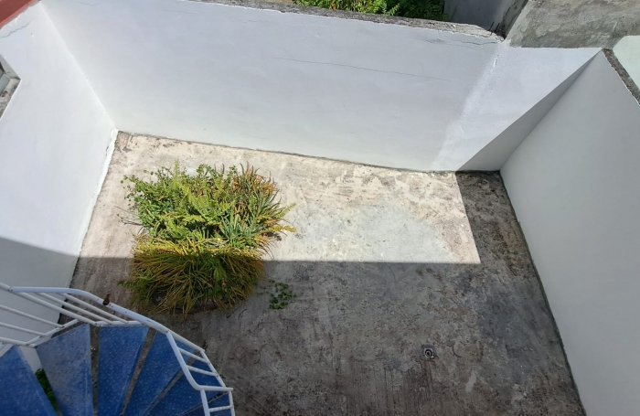 BEL APPARTEMENT T3 DUPLEX IDEALEMENT SITUE AVEC COUR